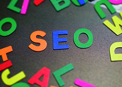 SEO：如何通过搜索引擎优化提升网站流量与业绩